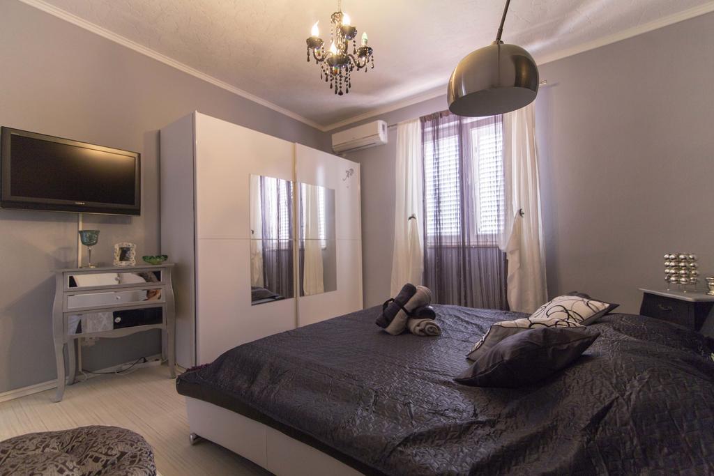 Villa Long Island Luxury Residence, Sali Dugi Otok-Private Parking,Next To Beach Kültér fotó